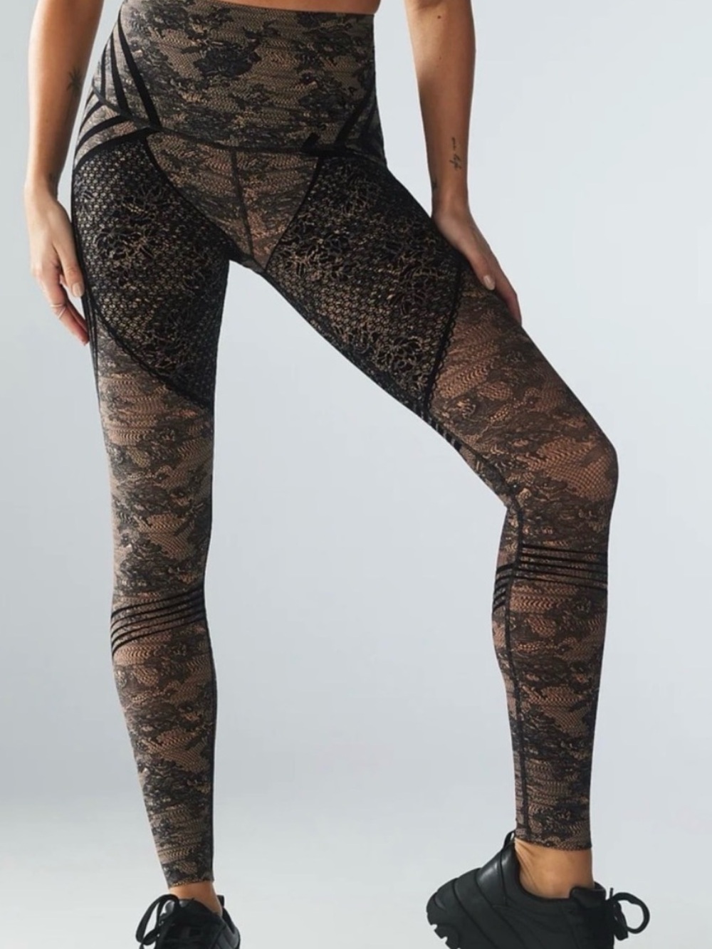 Savage X Fenty Flocked Floral Tan/Black Legging Woman’s Size Medium 8-10